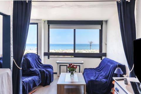 Living room, Sea view