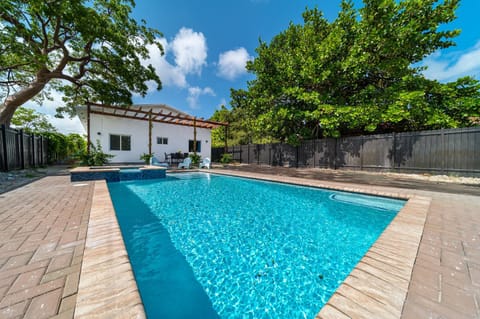 Pool Boutique Villa by the Beach 1 Villa in Hallandale Beach