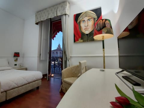 Bed, TV and multimedia, View (from property/room), Balcony/Terrace, Bedroom