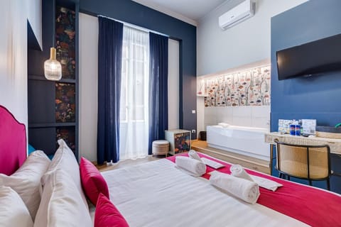 Bed, TV and multimedia, Photo of the whole room, Bedroom, air conditioner