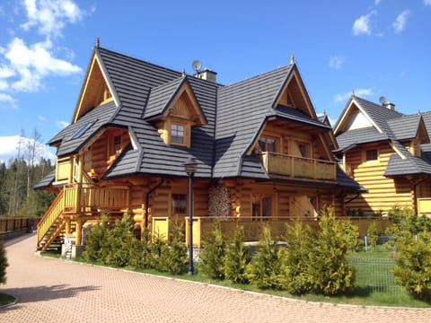 Property building, Spring, Natural landscape, Garden