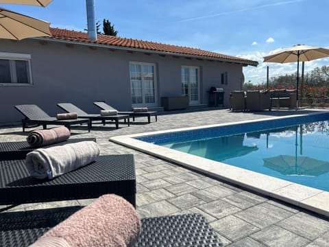 Property building, Swimming pool