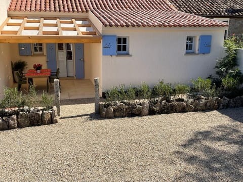 Property building, Breakfast