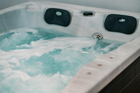 Suites with magical view & jacuzzi Apartment in Alimos