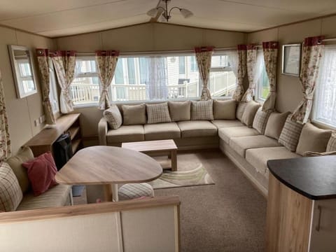 Deluxe 3 Bedroom Caravan with extra en-suite North Shore Campground/
RV Resort in Skegness