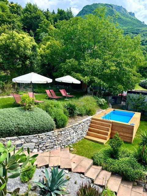 Il Mallo Verde - Lake Como B&B Bed and Breakfast in Mandello del Lario