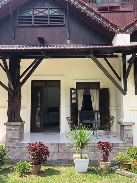 Patio, Facade/entrance