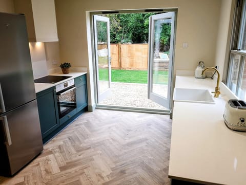 Stunning New Forest Cottage close to Paultons Park House in Test Valley District