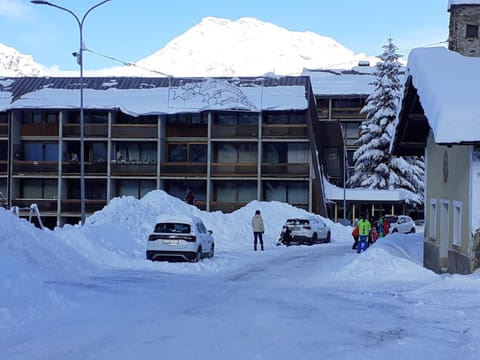 Property building, Winter
