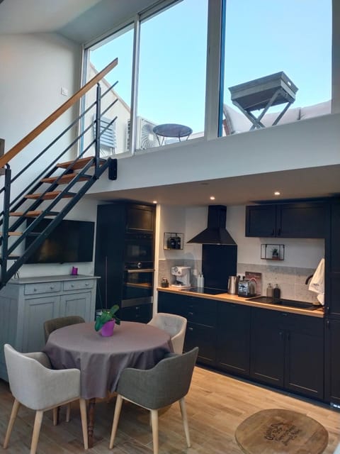 T2 de standing près du port, avec terrasse et clim Apartment in La Ciotat