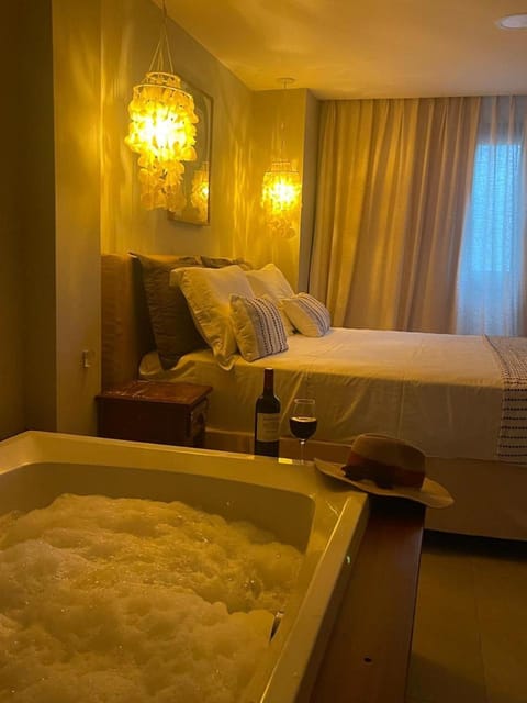 Bed, Hot Tub, Bedroom
