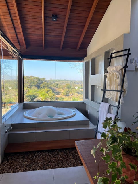 Hot Tub, Bathroom