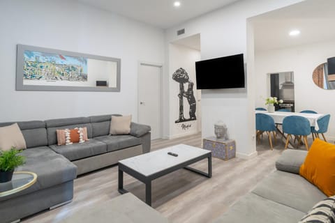 Communal lounge/ TV room, TV and multimedia, Living room, Lounge or bar, Seating area