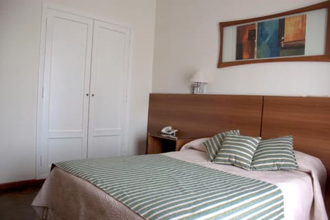 Photo of the whole room, Decorative detail, Bedroom