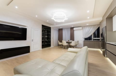 Kitchen or kitchenette, Living room