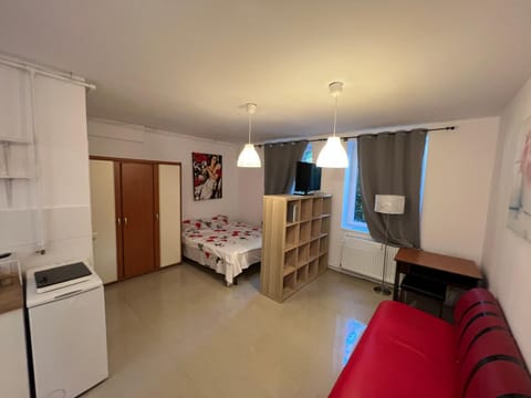 Photo of the whole room, Seating area