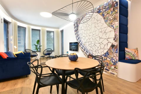 Living room, Seating area, Dining area