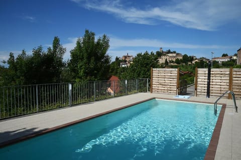 Swimming pool, Swimming pool