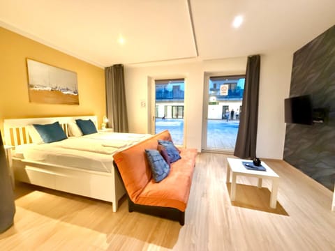 Communal lounge/ TV room, Living room, Photo of the whole room, Bedroom