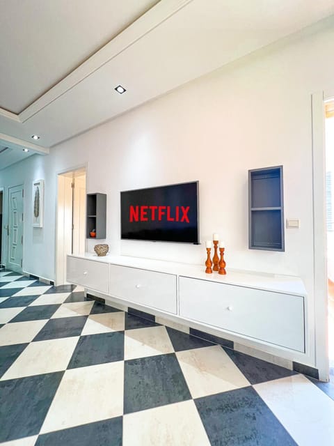 Communal lounge/ TV room, TV and multimedia, Evening entertainment