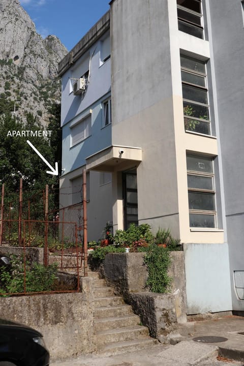 Property building, Facade/entrance