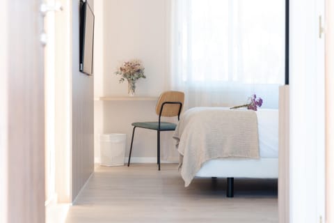 Bed, TV and multimedia