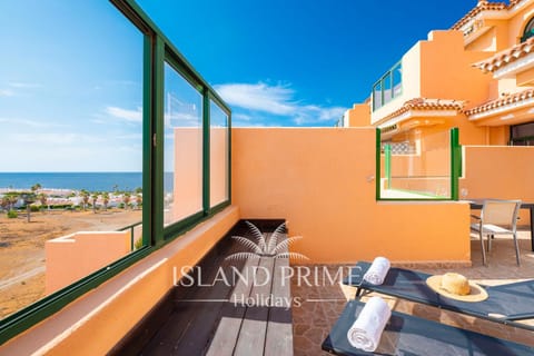 Balcony/Terrace, Seating area, Dining area, Sea view, sunbed