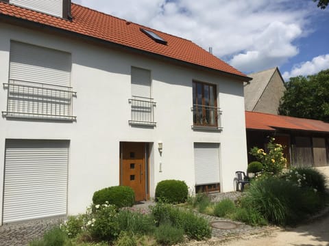 Property building, Staff, Day