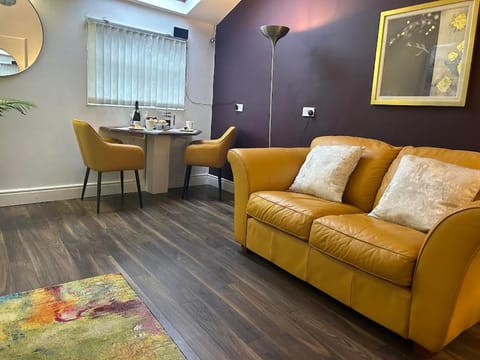 Serenity Apartment in Longford