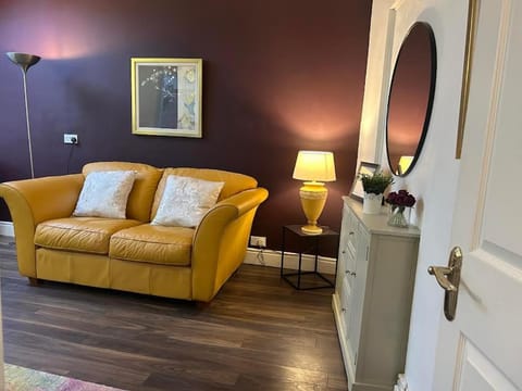 Serenity Apartment in Longford