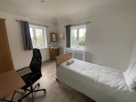 Canford house on Westbury on Trym Bed and Breakfast in Bristol