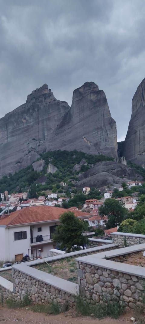 Nearby landmark, Day, Natural landscape, Mountain view