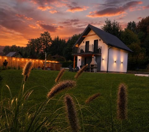 Property building, Hot Tub