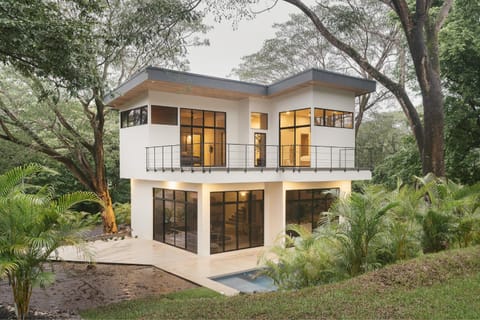 Property building, Garden, Swimming pool