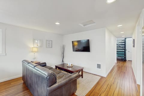 Pacific Blue Apartment in Long Beach