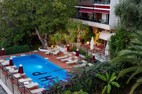 Pool view, Swimming pool, sunbed