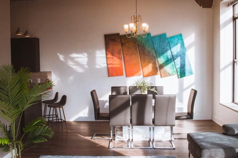 Spacious and Luxurious 3BR Near McCormick Place and Soldier Field with Optional Parking - Sleeps 10 Apartment in South Loop