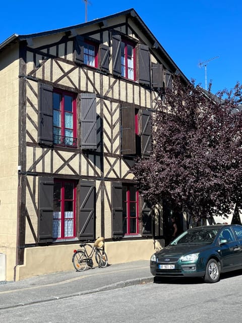 Property building, Street view
