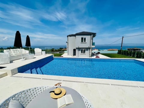 City view, Pool view, Sea view, Swimming pool, Swimming pool