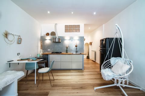 Kitchen or kitchenette, Living room, Dining area