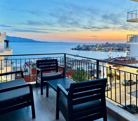 View (from property/room), Balcony/Terrace, Seating area, Dining area, Mountain view, Sea view