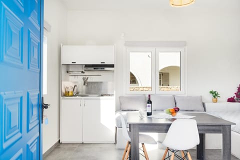 Property building, Kitchen or kitchenette, Living room