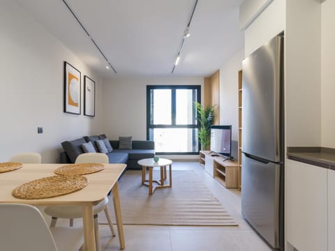 Kitchen or kitchenette, Living room, Seating area, Dining area