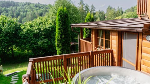 Property building, Spring, Day, Natural landscape, Garden, Balcony/Terrace, Mountain view