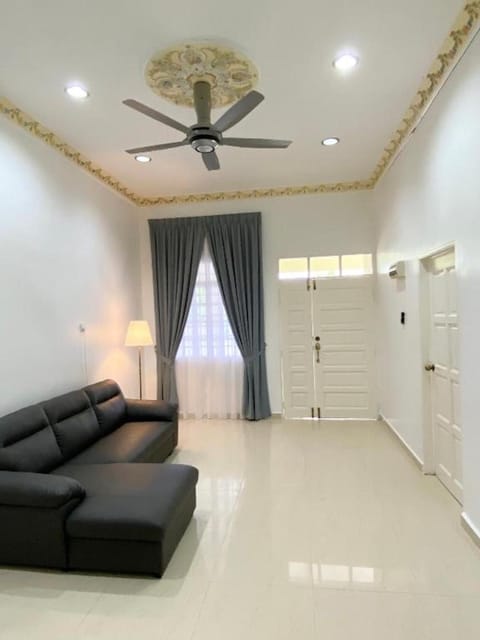 Living room, Seating area, fireplace
