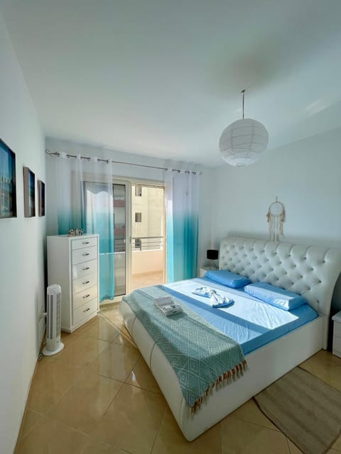Bed, Bedroom, towels, wardrobe