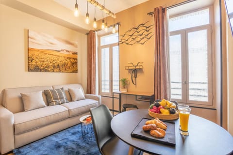 Living room, Dining area, Food, Continental breakfast