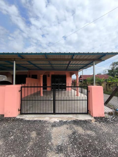Property building, View (from property/room), Balcony/Terrace