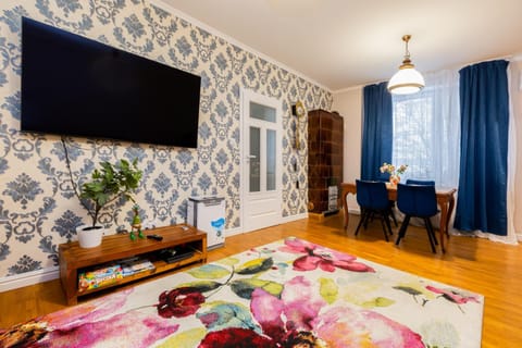 TV and multimedia, Living room, internet