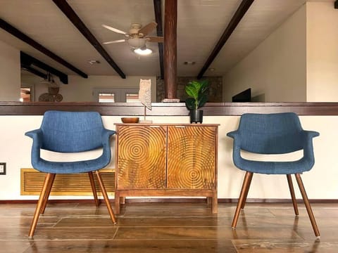 Casa Saguaro - Newly Remodeled, Pool and Mtn Views House in Tanque Verde